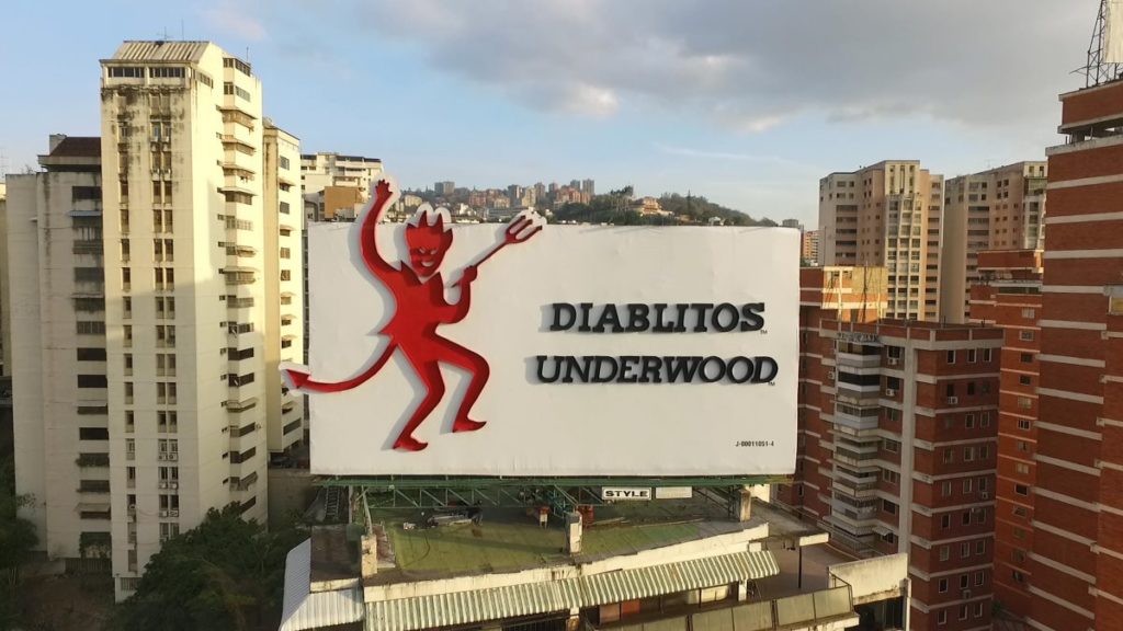 Diablitos™ Underwood™ inaugura valla icónica extrasensorial